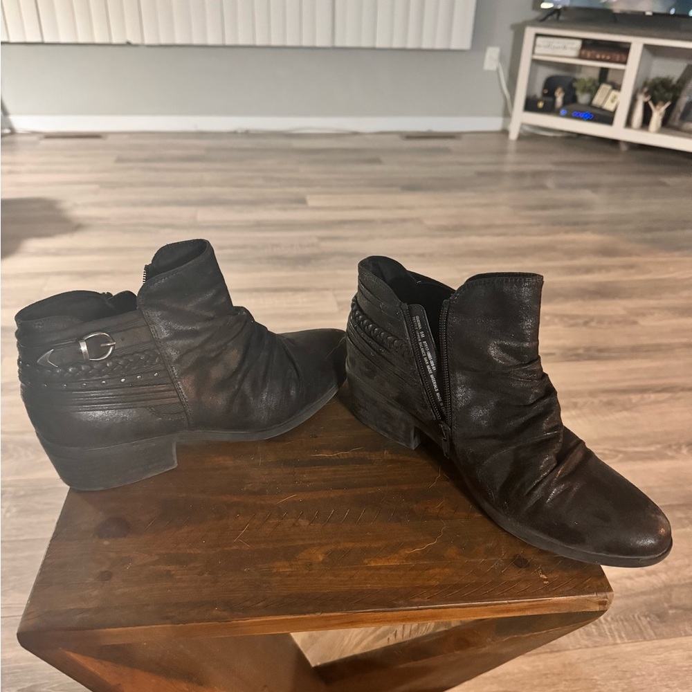 Ankle boots